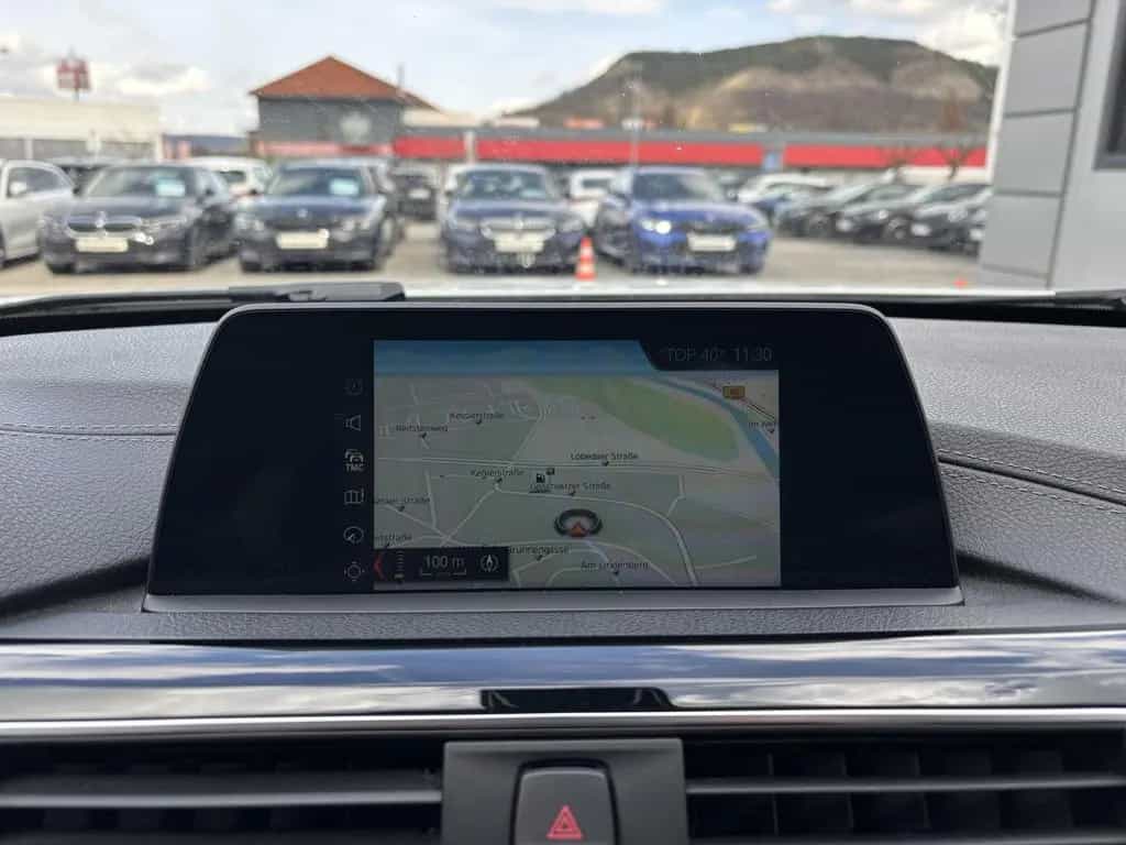 BMW 3 Series 318d Touring Sport Line LED Navi SHZ PDC Tempo 03/2018-photo-15
