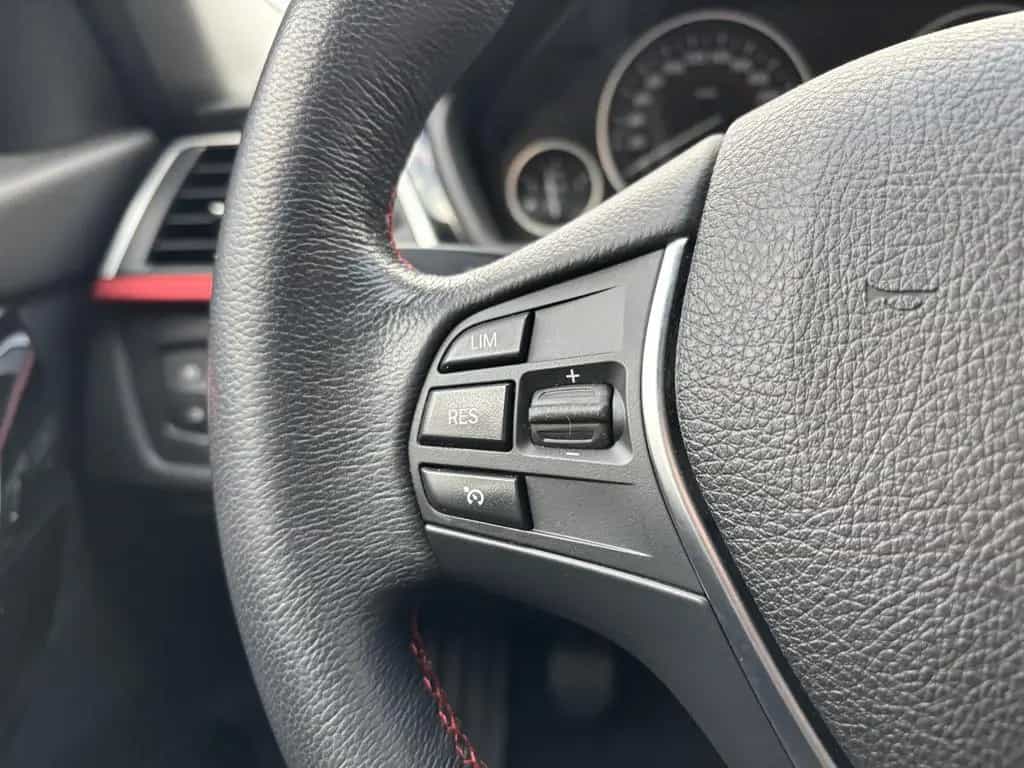 BMW 3 Series 318d Touring Sport Line LED Navi SHZ PDC Tempo 03/2018-photo-20