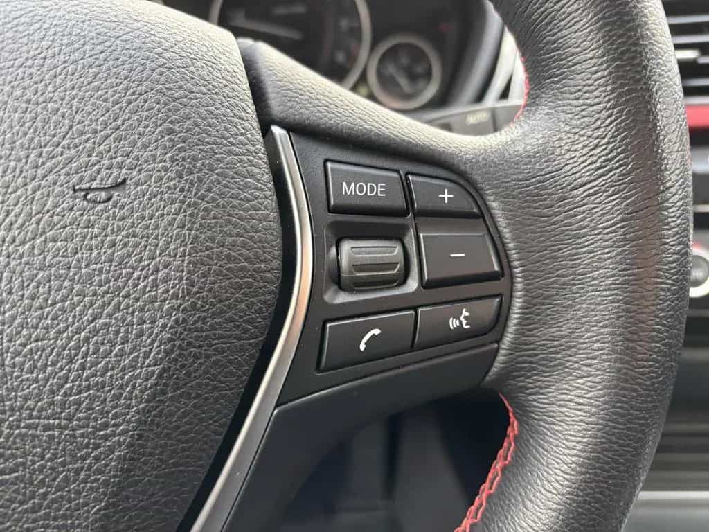 BMW 3 Series 318d Touring Sport Line LED Navi SHZ PDC Tempo 03/2018-photo-22