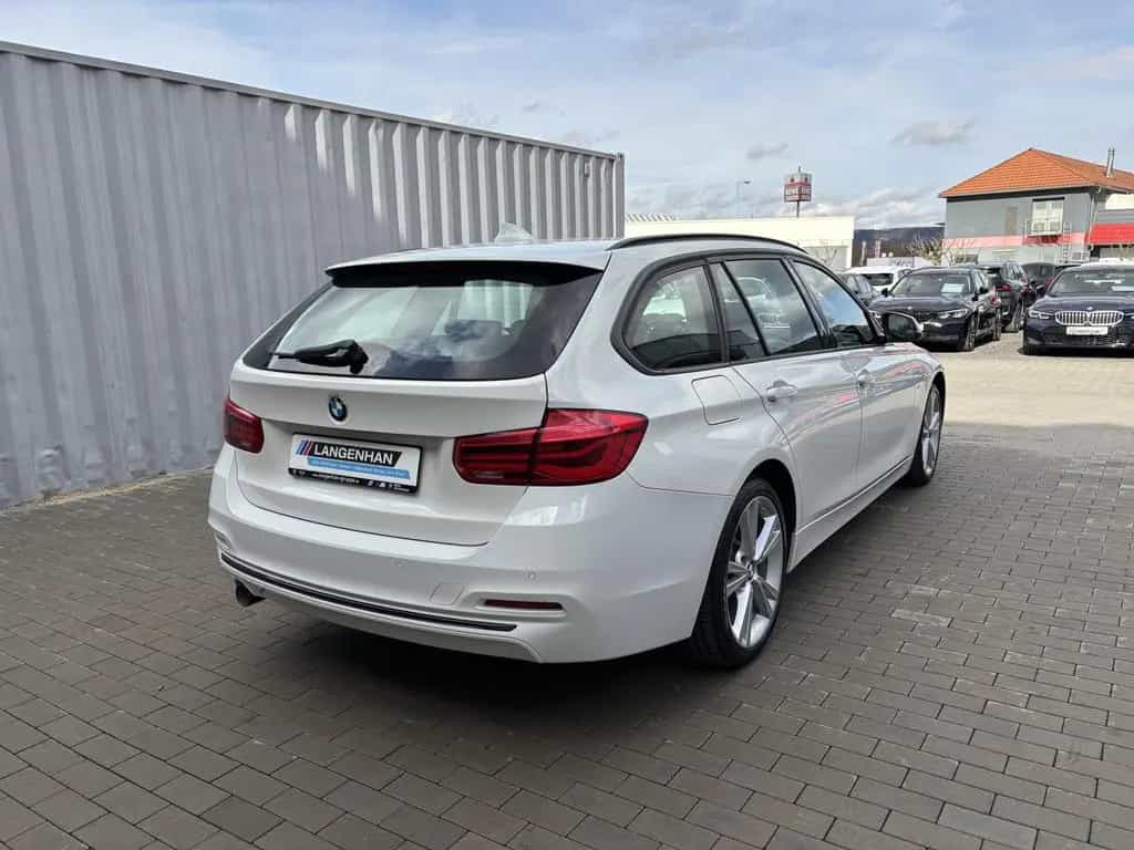 BMW 3 Series 318d Touring Sport Line LED Navi SHZ PDC Tempo 03/2018-photo-3