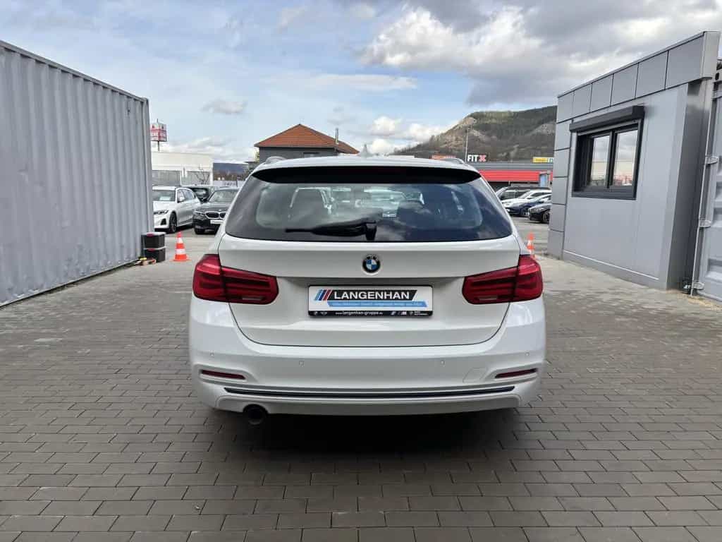 BMW 3 Series 318d Touring Sport Line LED Navi SHZ PDC Tempo 03/2018-photo-4