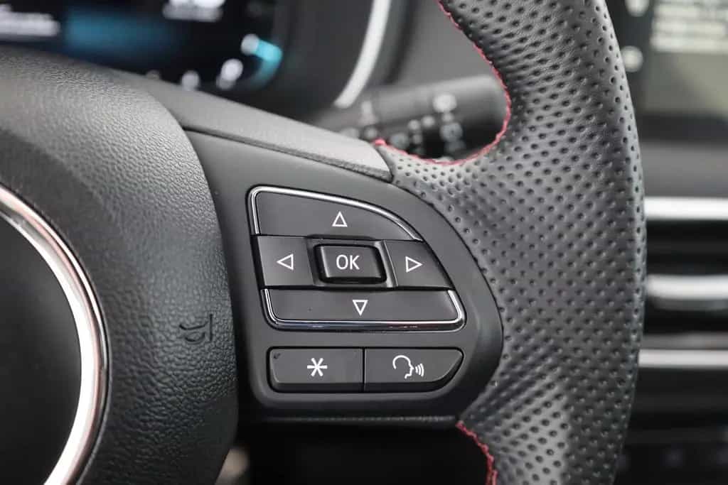 MG HS 1.5 T-GDI Luxury Aut. LED ACC Navi 360° Pano 03/2024-photo-15