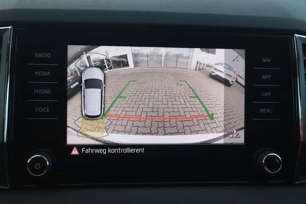 Skoda Karoq 1.5 TSI Tour DSG LED Navi ACC Sitzheizung 10/2022-photo-26