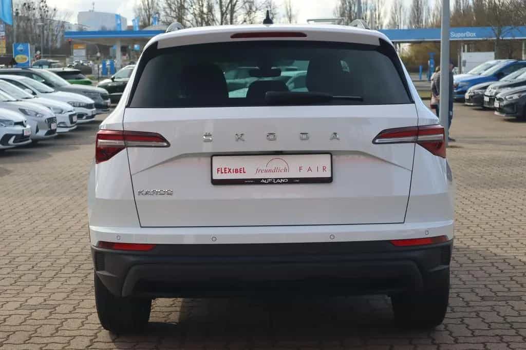 Skoda Karoq 1.5 TSI Tour DSG LED Navi ACC Sitzheizung 10/2022-photo-3