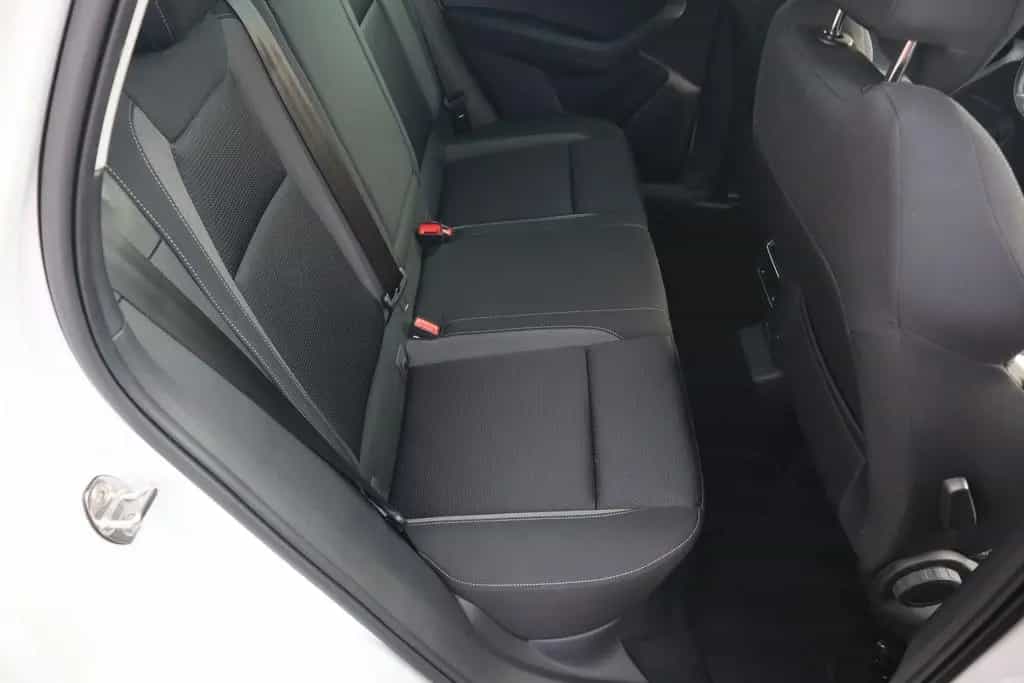 Skoda Karoq 1.5 TSI Tour DSG LED Navi ACC Sitzheizung 10/2022-photo-31