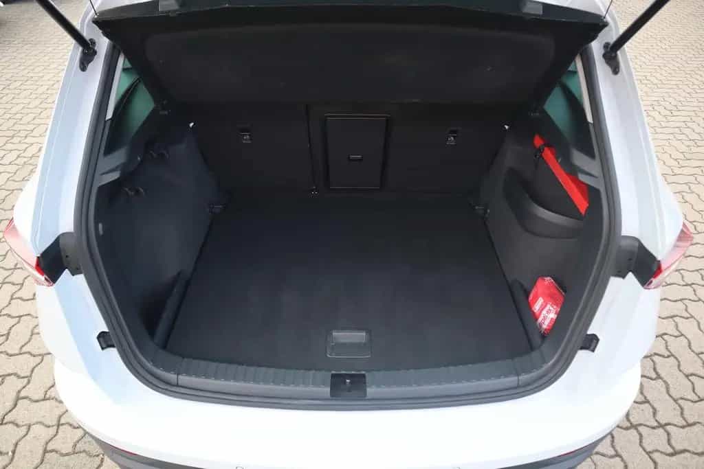 Skoda Karoq 1.5 TSI Tour DSG LED Navi ACC Sitzheizung 10/2022-photo-33