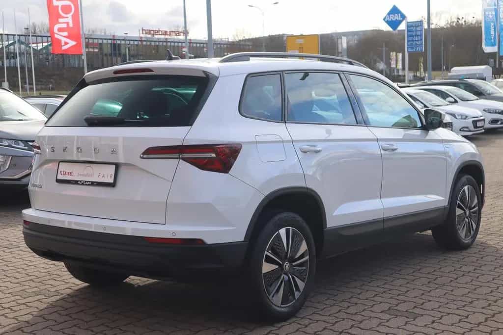 Skoda Karoq 1.5 TSI Tour DSG LED Navi ACC Sitzheizung 10/2022-photo-4