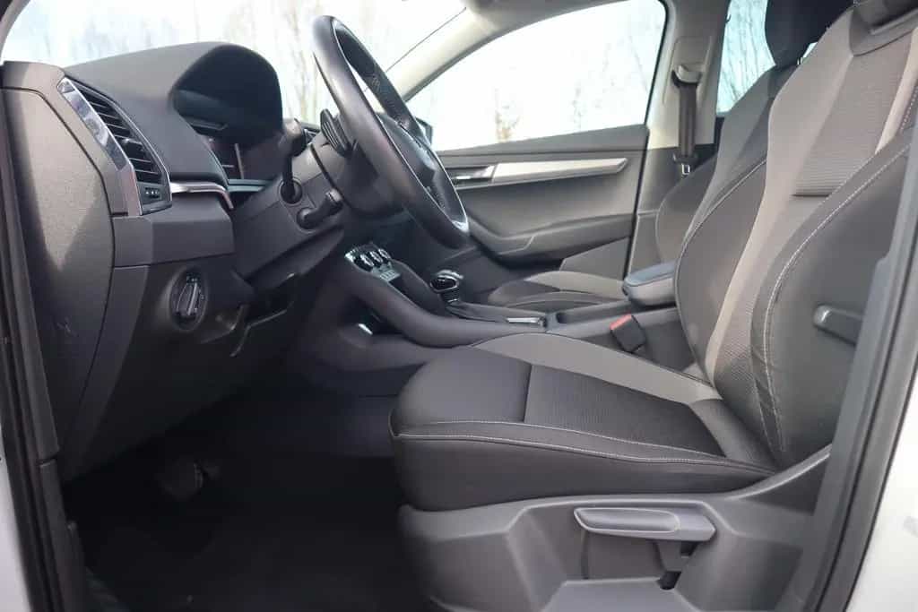 Skoda Karoq 1.5 TSI Tour DSG LED Navi ACC Sitzheizung 10/2022-photo-8