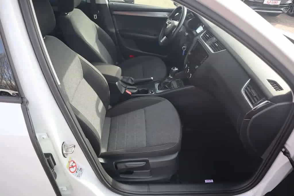 Skoda Octavia Combi 1.5 TSI Soleil LED Navi Tempomat 11/2020-photo-31