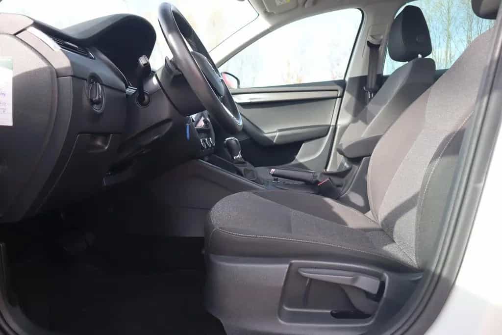 Skoda Octavia Combi 1.5 TSI Soleil LED Navi Tempomat 11/2020-photo-8