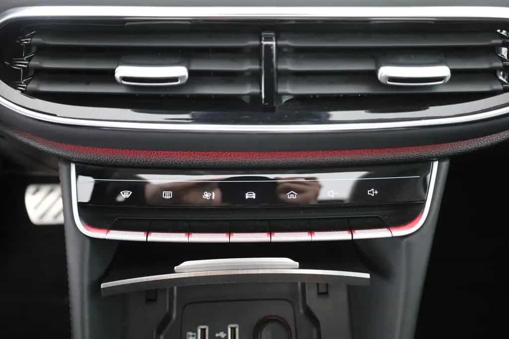 MG HS 1.5 T-GDI Luxury Aut. LED ACC Navi 360° Pano 02/2024-photo-11
