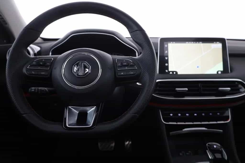 MG HS 1.5 T-GDI Luxury Aut. LED ACC Navi 360° Pano 02/2024-photo-9