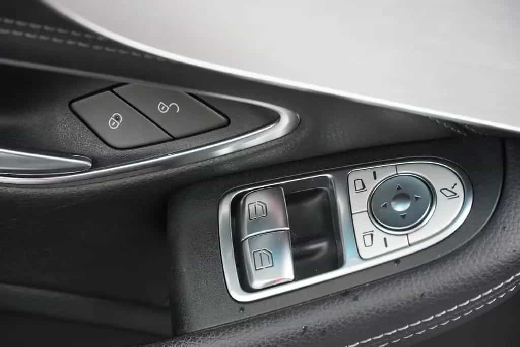 Mercedes-Benz C-Class 4Matic AMG Line Navi Totwinkel Head-Up LED 04/2018-photo-9