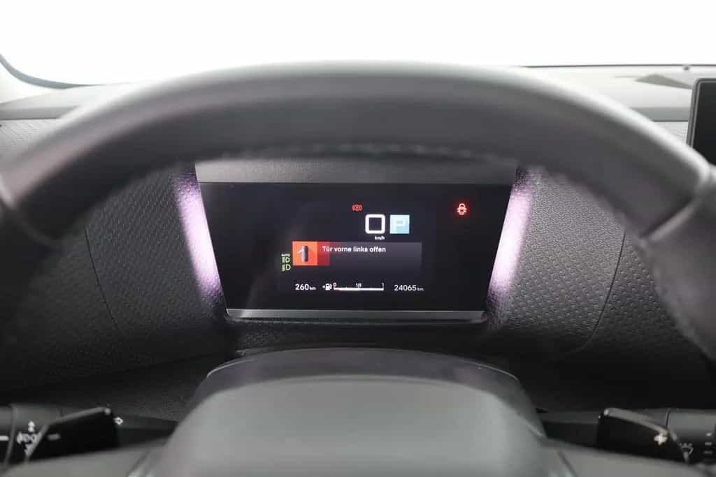 Citroën C4 PureTech 130 Aut. LED ACC Navi Pano 360° 05/2024-photo-17