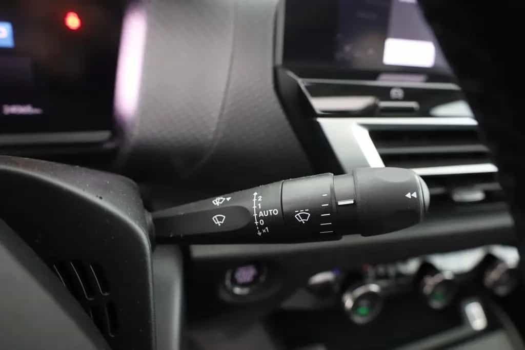 Citroën C4 PureTech 130 Aut. LED ACC Navi Pano 360° 05/2024-photo-19