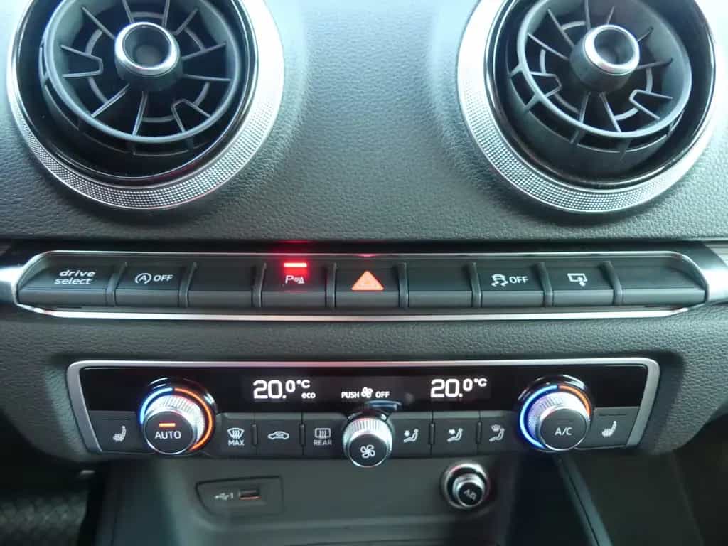 Audi A3 Sportback 1.4 TFSI LED Virtual ACC Sitzheizun 02/2017-photo-19