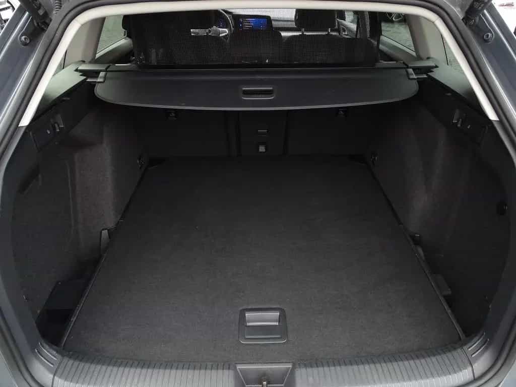 Volkswagen Golf VIII Variant 1.5 TSI Active LED Sitzheizung 12/2022-photo-27