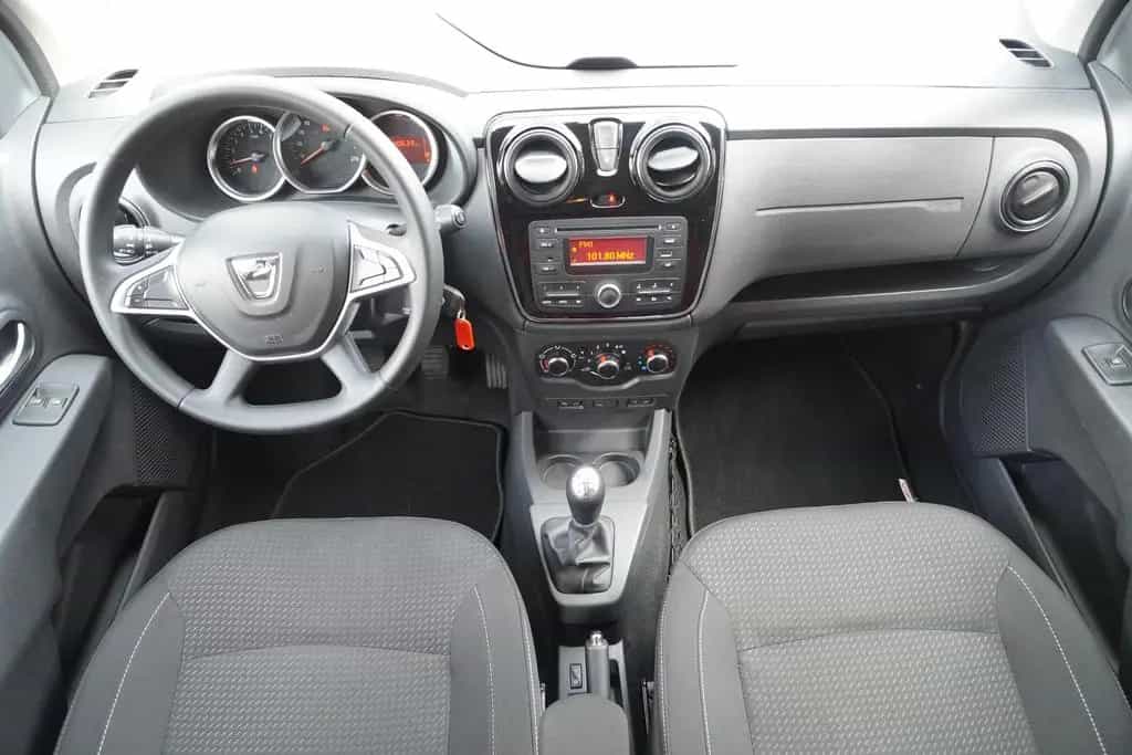 Dacia Lodgy 1.6 SCe Comfort Tempomat AHK PDC Klima USB 06/2019-photo-10