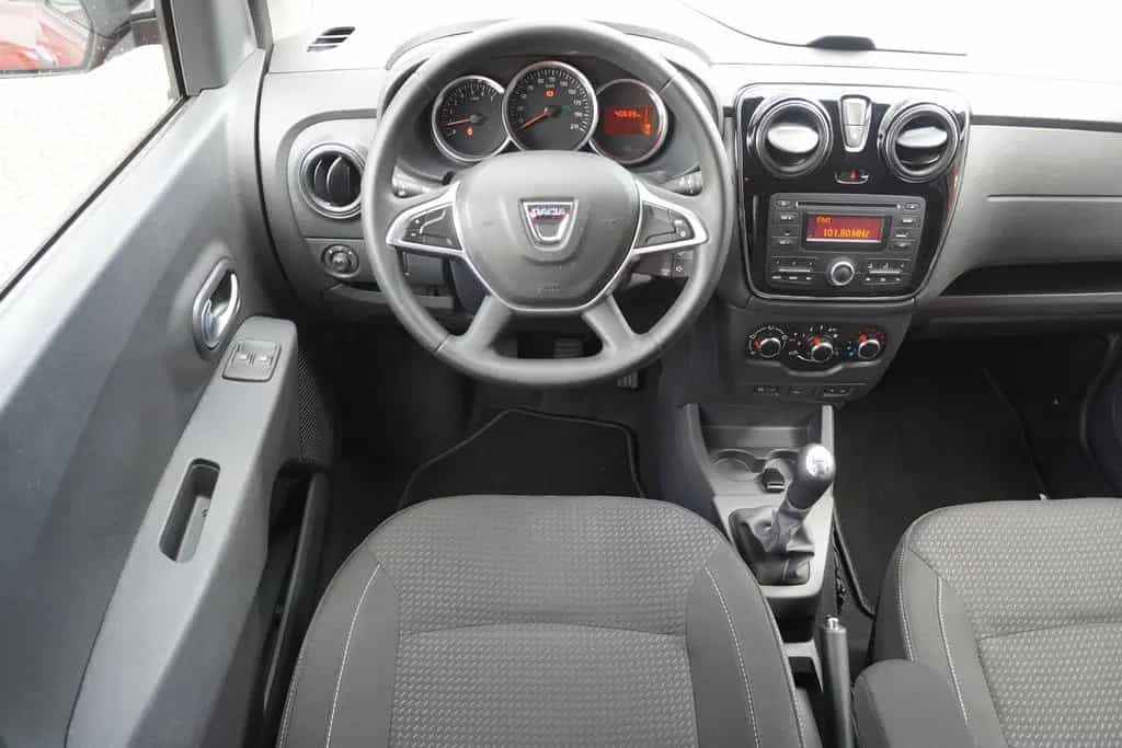Dacia Lodgy 1.6 SCe Comfort Tempomat AHK PDC Klima USB 06/2019-photo-11