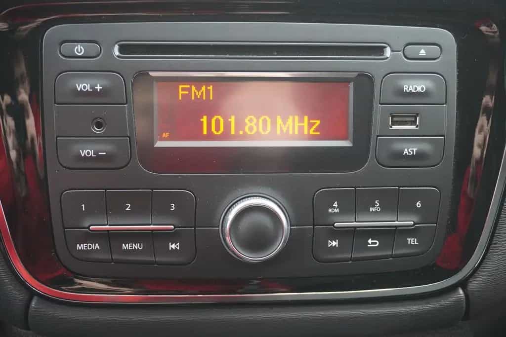 Dacia Lodgy 1.6 SCe Comfort Tempomat AHK PDC Klima USB 06/2019-photo-12