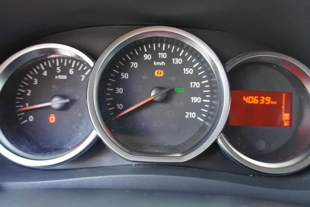 Dacia Lodgy 1.6 SCe Comfort Tempomat AHK PDC Klima USB 06/2019-photo-16