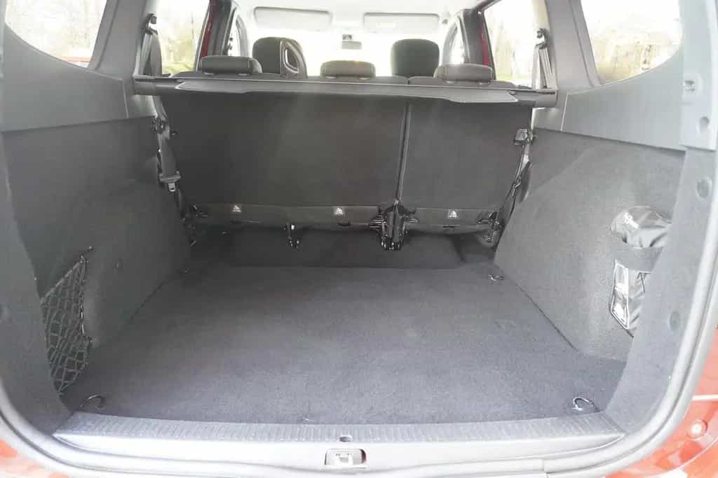 Dacia Lodgy 1.6 SCe Comfort Tempomat AHK PDC Klima USB 06/2019-photo-24