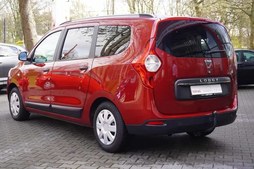 Dacia Lodgy 1.6 SCe Comfort Tempomat AHK PDC Klima USB 06/2019-photo-7