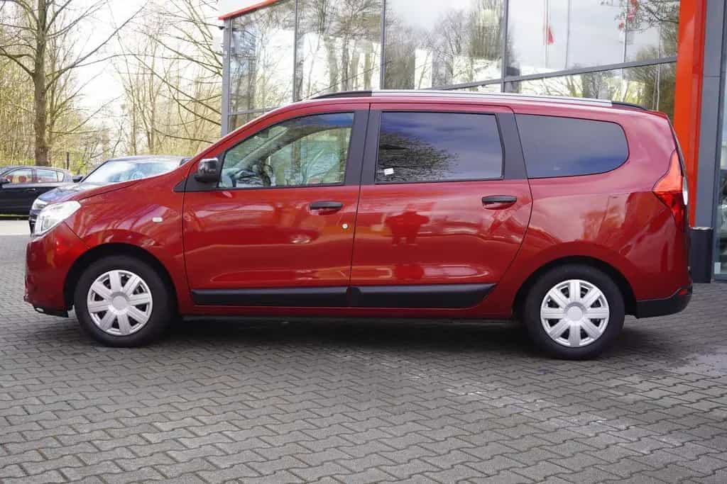 Dacia Lodgy 1.6 SCe Comfort Tempomat AHK PDC Klima USB 06/2019-photo-8