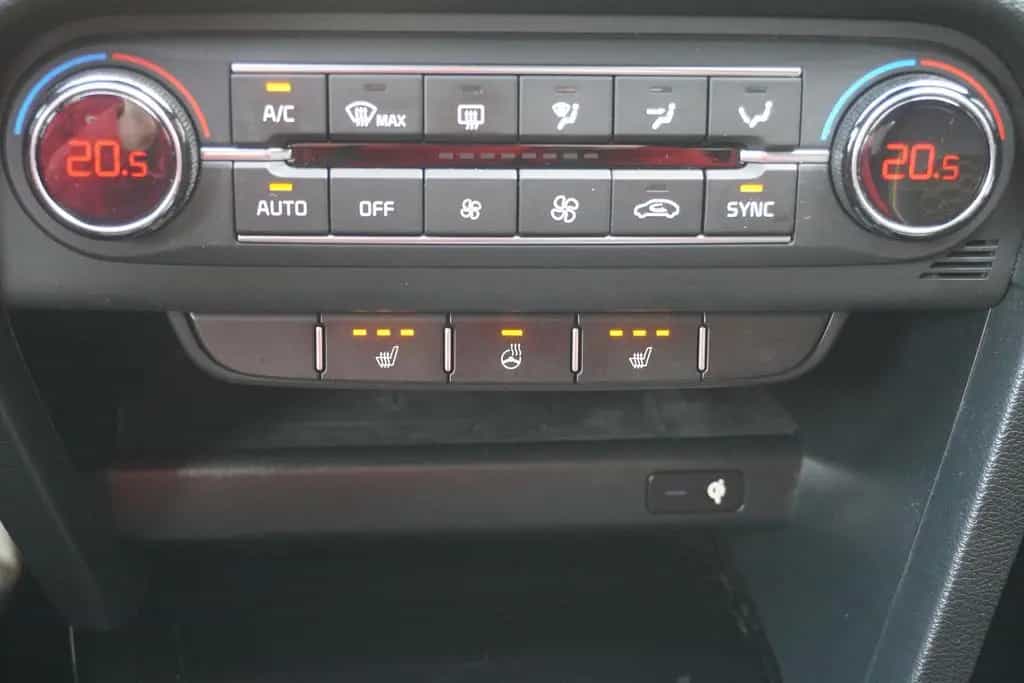 Kia XCeed 1.4 T-GDI Vision 04/2020-photo-16