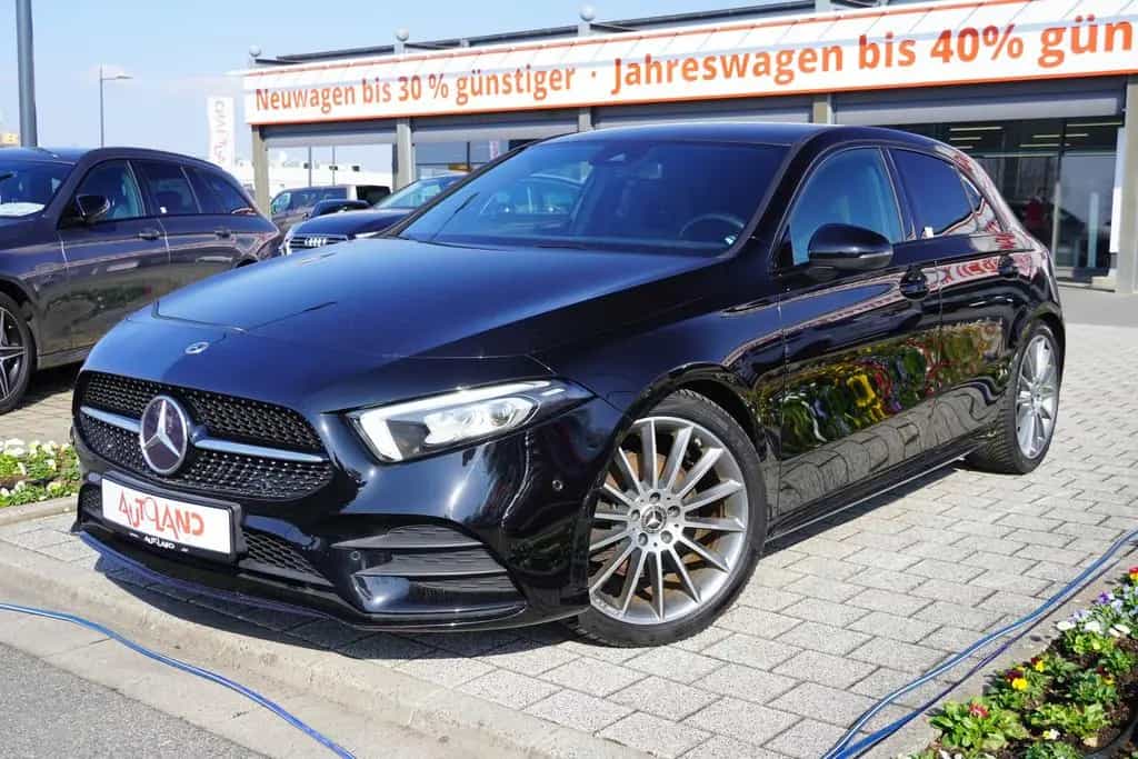 Mercedes-Benz A 220 A220 d AMG Line Klimaaut. LED Navi ACC DAB AHK 10/2021-photo-1