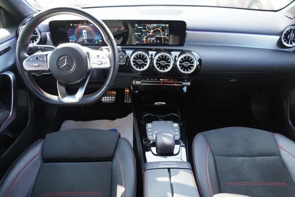 Mercedes-Benz A 220 A220 d AMG Line Klimaaut. LED Navi ACC DAB AHK 10/2021-photo-10