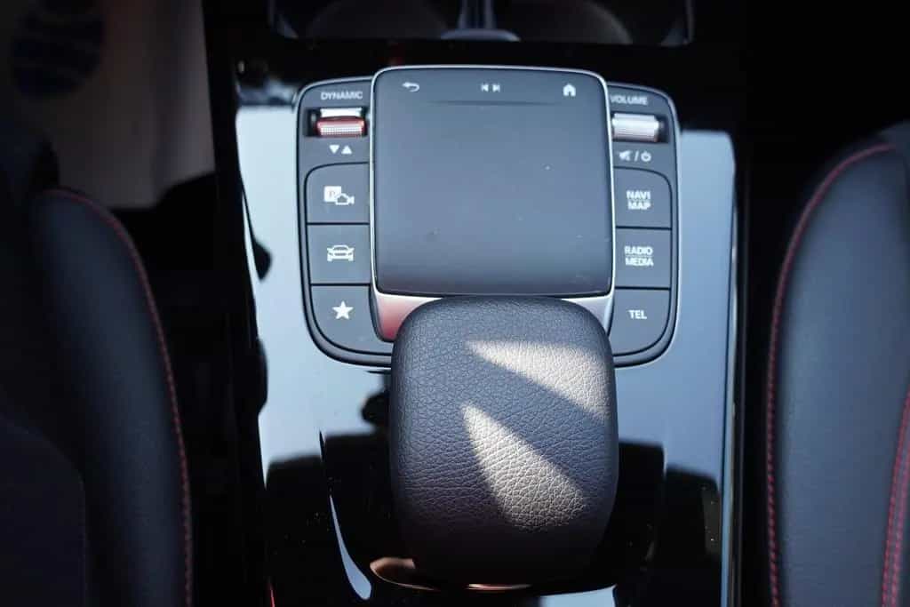 Mercedes-Benz A 220 A220 d AMG Line Klimaaut. LED Navi ACC DAB AHK 10/2021-photo-16