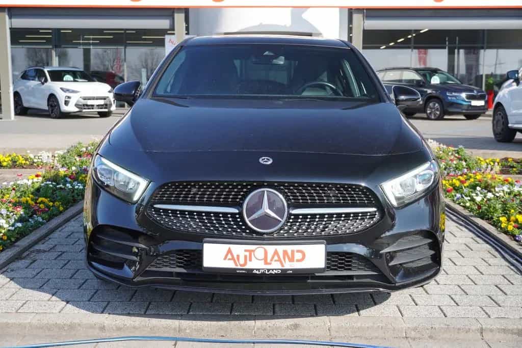 Mercedes-Benz A 220 A220 d AMG Line Klimaaut. LED Navi ACC DAB AHK 10/2021-photo-2
