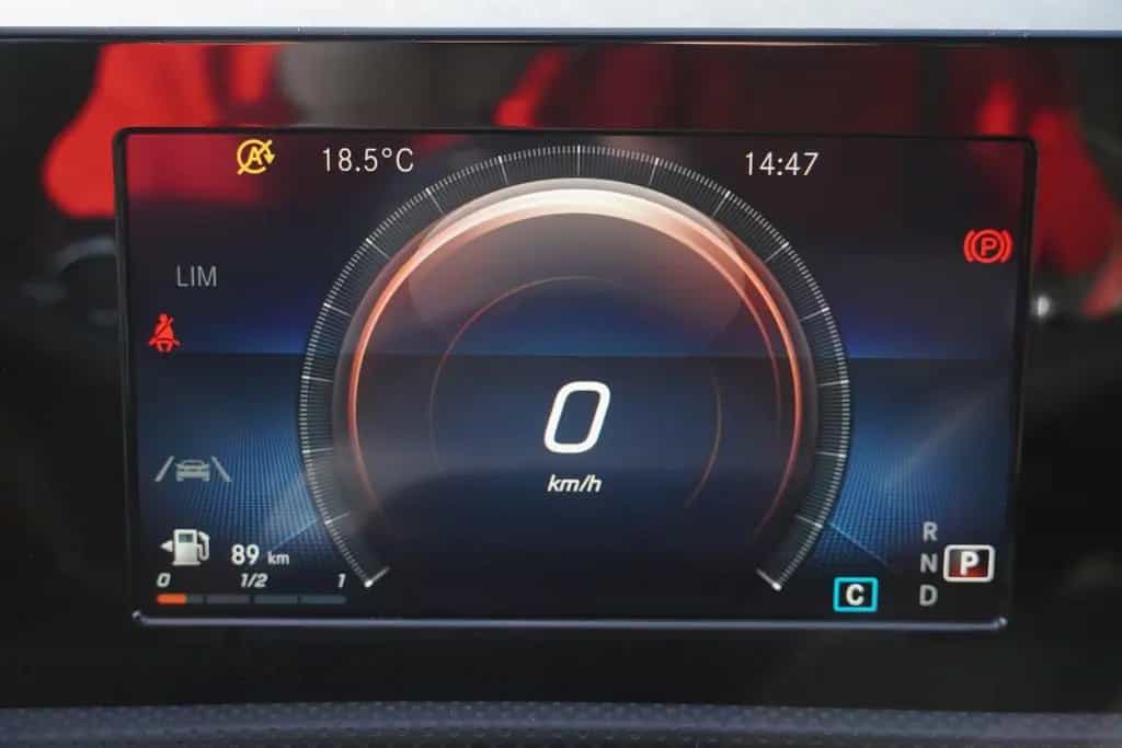 Mercedes-Benz A 220 A220 d AMG Line Klimaaut. LED Navi ACC DAB AHK 10/2021-photo-23