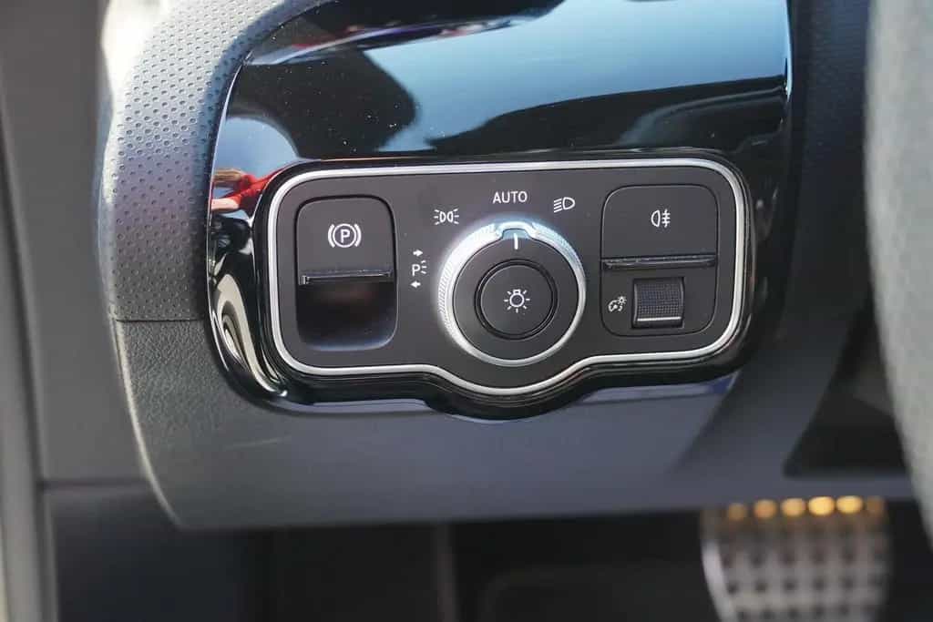 Mercedes-Benz A 220 A220 d AMG Line Klimaaut. LED Navi ACC DAB AHK 10/2021-photo-24