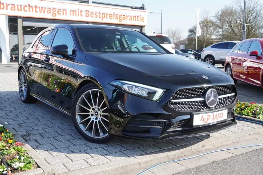 Mercedes-Benz A 220 A220 d AMG Line Klimaaut. LED Navi ACC DAB AHK 10/2021-photo-3