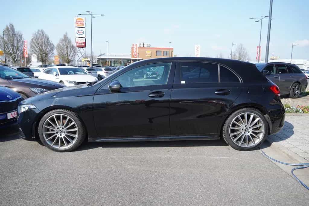 Mercedes-Benz A 220 A220 d AMG Line Klimaaut. LED Navi ACC DAB AHK 10/2021-photo-4