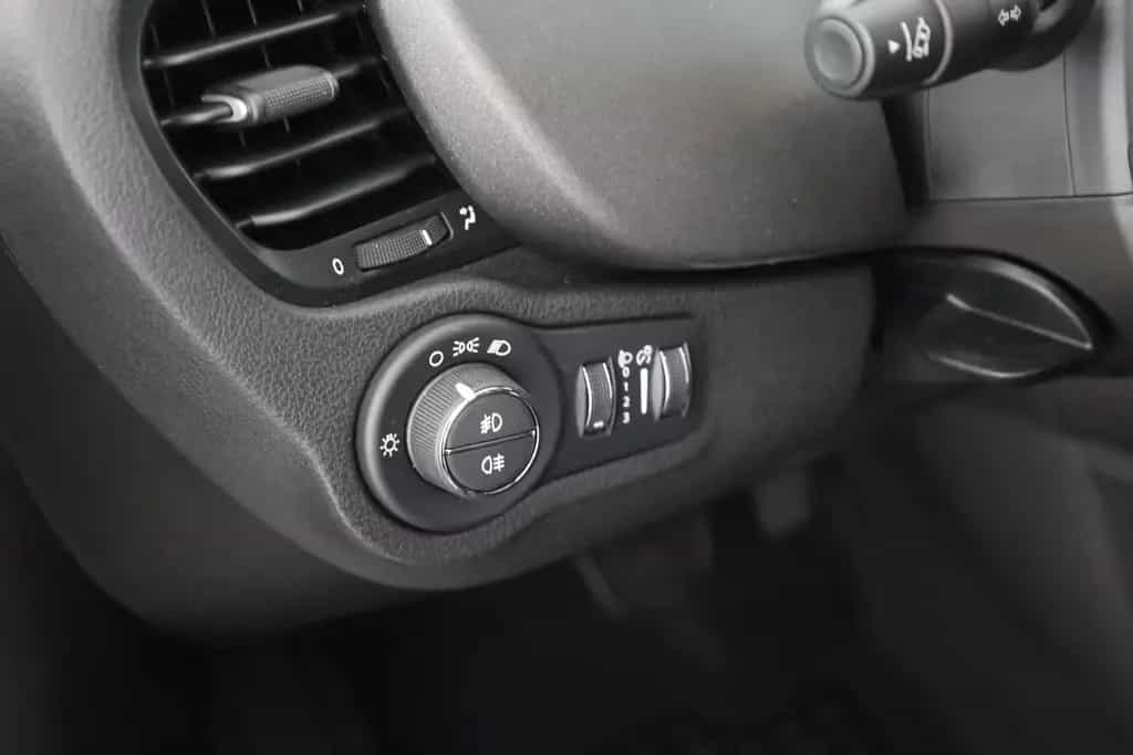 Fiat 500X 1.4T Aut. LED Kamera Tempomat App-Connect 03/2026-photo-19