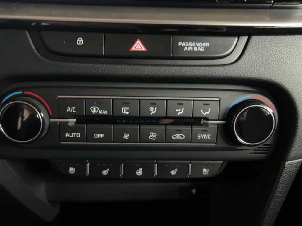Kia Ceed Platinum 1.5T Glasdach+LED+Kamera+Navi 06/2025-photo-12