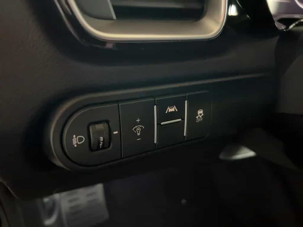 Kia Ceed Platinum 1.5T Glasdach+LED+Kamera+Navi 06/2025-photo-14