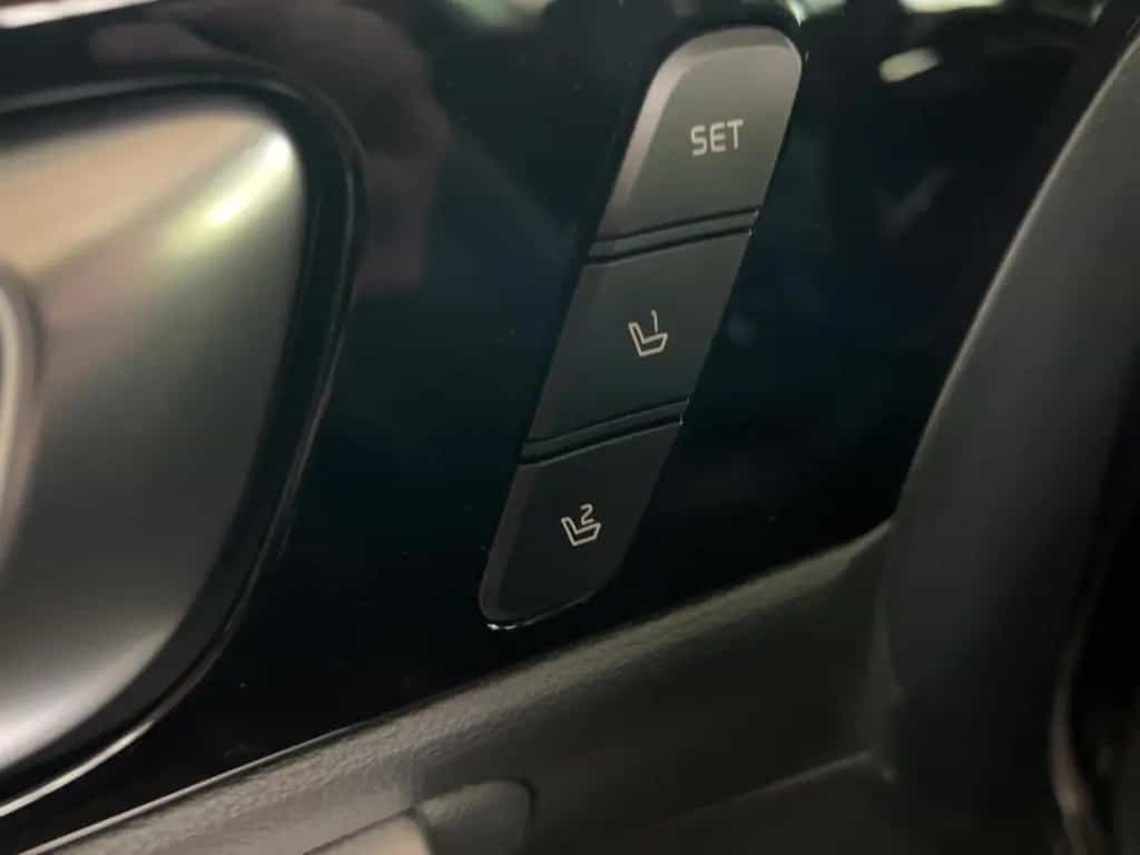 Kia Ceed Platinum 1.5T Glasdach+LED+Kamera+Navi 06/2025-photo-15
