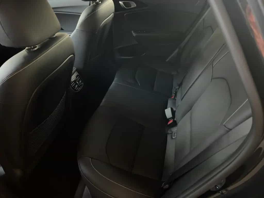 Kia Ceed Platinum 1.5T Glasdach+LED+Kamera+Navi 06/2025-photo-17