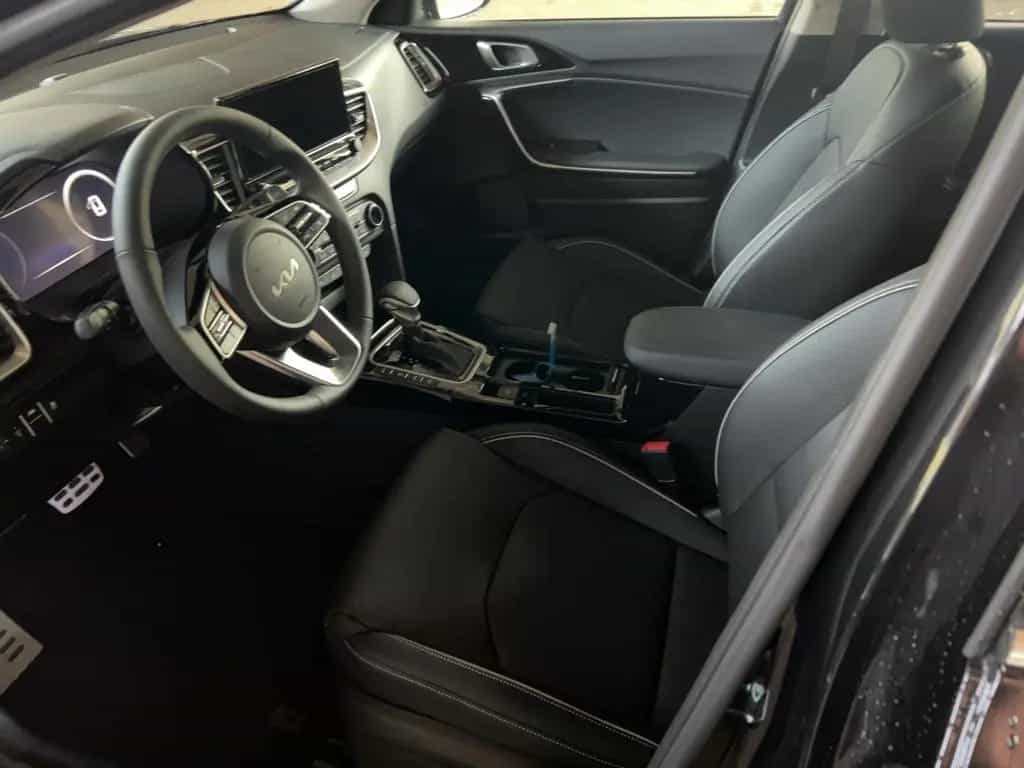 Kia Ceed Platinum 1.5T Glasdach+LED+Kamera+Navi 06/2025-photo-8