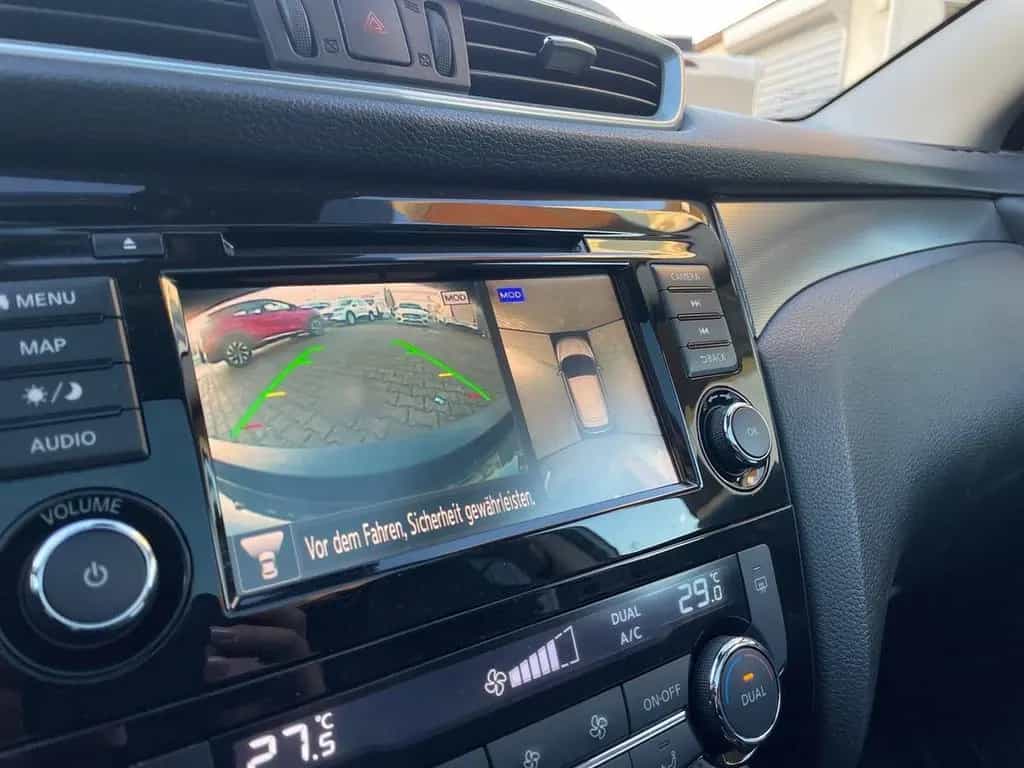 Nissan Qashqai 1.3 DIG-T Akari Autom. AHK FAHRASSISTENZ 12/2020-photo-17