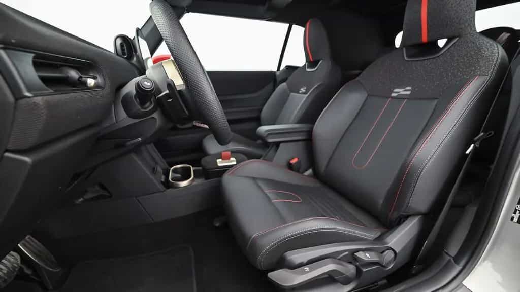 MINI John Cooper Works Cabrio 03/2025-photo-10