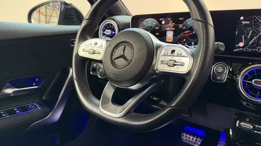 Mercedes-Benz A-Class 200 AMG PANO+KAM+AMBIENTE+LED 05/2019-photo-16