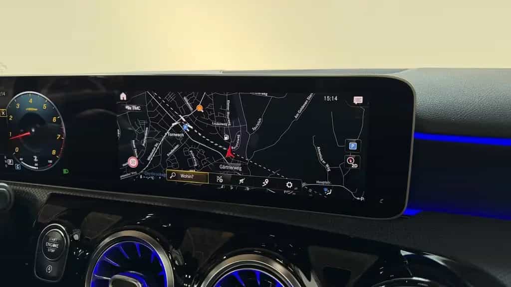 Mercedes-Benz A-Class 200 AMG PANO+KAM+AMBIENTE+LED 05/2019-photo-17