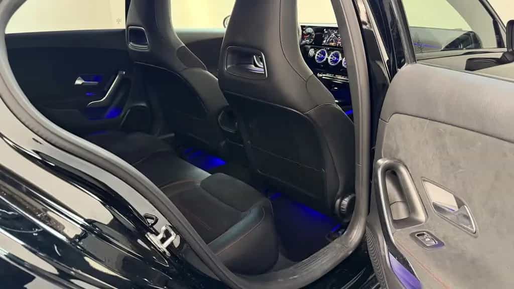 Mercedes-Benz A-Class 200 AMG PANO+KAM+AMBIENTE+LED 05/2019-photo-22