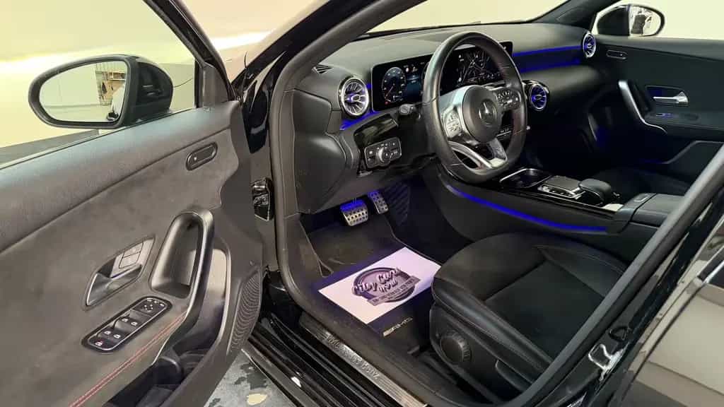 Mercedes-Benz A-Class 200 AMG PANO+KAM+AMBIENTE+LED 05/2019-photo-9