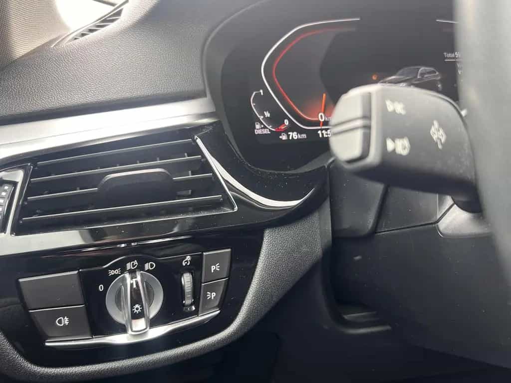 BMW 5 Series 530d Touring Head-Up DAB WLAN Parkassistent Shz 08/2022-photo-12